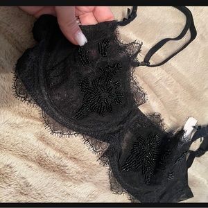 Victoria secret 34b bra. Brand new, bag included.